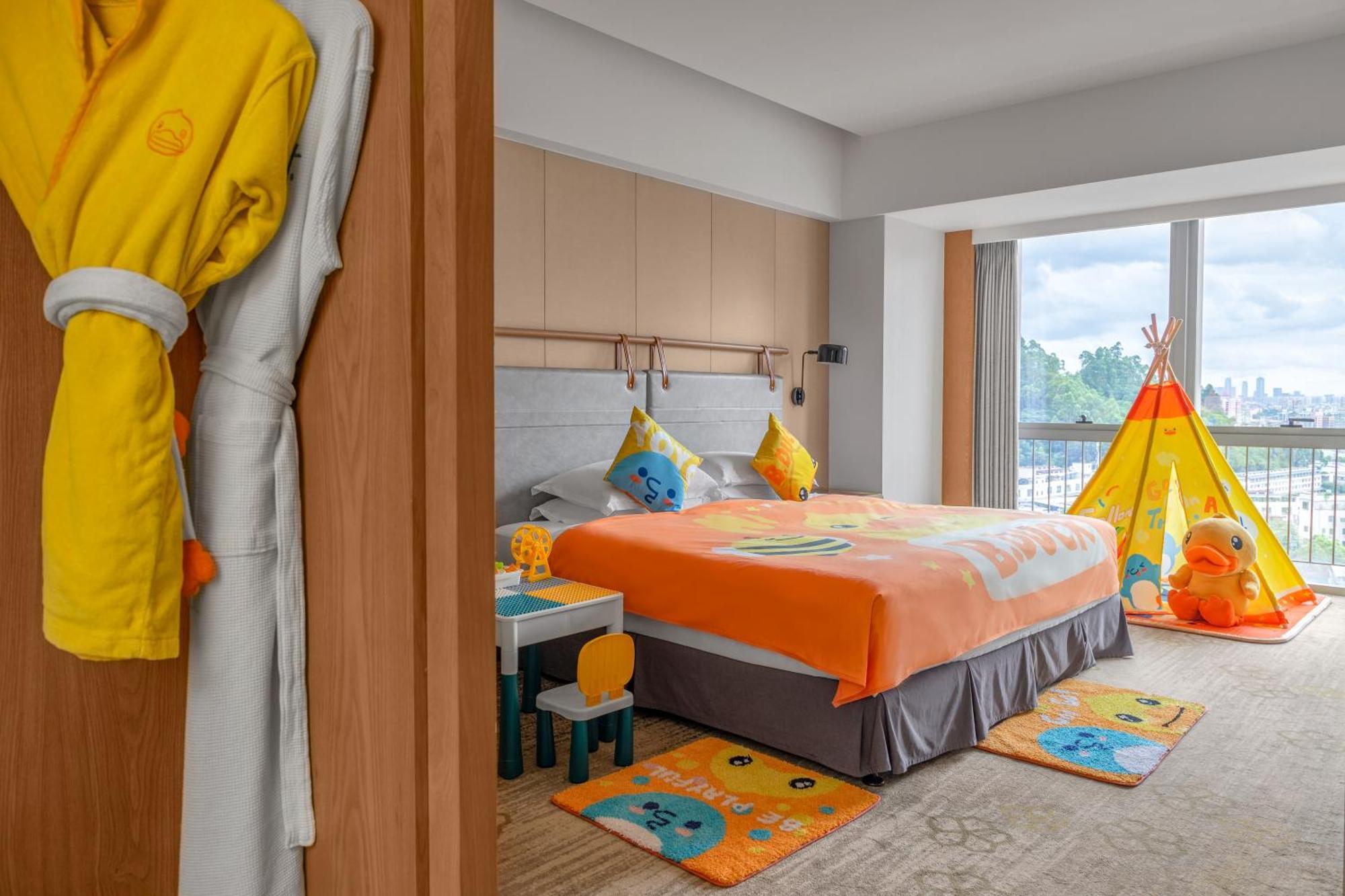 Holiday Inn Guangzhou South Lake Hotel - Ideal For Business & Leisure Екстер'єр фото